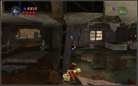 Odeprzyj atak manekinów i zbuduj z klocków schody [1] , prowadzące na górę budynku z lewej - BiegKukiełek (bonus) | Kryształowa Czaszka Akt I | LEGO Indiana Jones 2 - LEGO Indiana Jones 2: The Adventure Continues - poradnik do gry