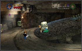 Przejdź do kolejnej lokacji i we wnęce na szczycie pochylni wykop szpadlem dużą czaszkę [1] - Grobowiec Zagłady | Kryształowa Czaszka Akt II | LEGO Indiana Jones 2 - LEGO Indiana Jones 2: The Adventure Continues - poradnik do gry