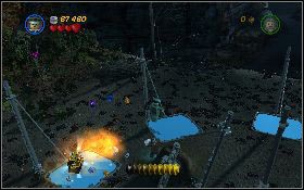 Z klocków, które z niej wylecą stwórz wiatrak, wskocz na niego i przeskocz na pierwszą niebieską trampolinę - Skok w dżungli (bonus) | Kryształowa Czaszka Akt II | LEGO Indiana Jones 2 - LEGO Indiana Jones 2: The Adventure Continues - poradnik do gry