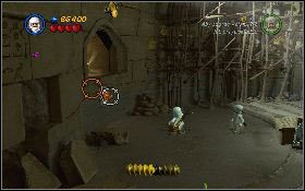 Następnie wróć na początek etapu i ustaw laskę Jonesa na grobowcu [1] , mierząc nią w ustawiony przed chwilą talerz - Tajemnica pokoju map | Poszukiwacze Zaginionej Arki | LEGO Indiana Jones 2 - LEGO Indiana Jones 2: The Adventure Continues - poradnik do gry