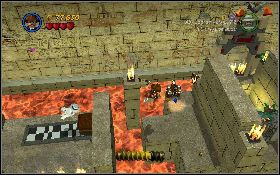 Przesuń skrzynię z lewej do górnego, lewego narożnika, a skrzynię z prawej do prawego i przejdź przez bramę [1] , która się otworzy - Świątynia Hovitos (bonus) | Poszukiwacze Zaginionej Arki | LEGO Indiana Jones 2 - LEGO Indiana Jones 2: The Adventure Continues - poradnik do gry