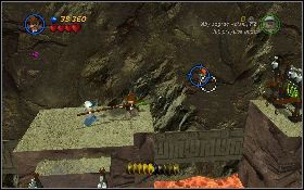 Następnie użyj bicza na chwytaku z lewej [1] i przeskocz na kamienną półkę - Klub Obi-Wan (bonus) | Świątynia Zagłady | LEGO Indiana Jones 2 - LEGO Indiana Jones 2: The Adventure Continues - poradnik do gry