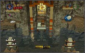 Po zgaszeniu ogniska przesuń dźwignię, wskocz na lewą platformę, po barierce na ścianie przejdź na prawą i stań na czerwonym przycisku [1] - Na ratunek księżniczce (bonus) | Świątynia Zagłady | LEGO Indiana Jones 2 - LEGO Indiana Jones 2: The Adventure Continues - poradnik do gry