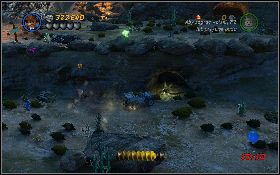 Aby dotrzeć do ostatniego balona [1] skieruj się do dróżki na północnym wschodzie, którą dojedziesz do następnej rampy z ostatnim poszukiwanym przedmiotem - Misja w kanionie (bonus) | Ostatnia Krucjata | LEGO Indiana Jones 2 - LEGO Indiana Jones 2: The Adventure Continues - poradnik do gry