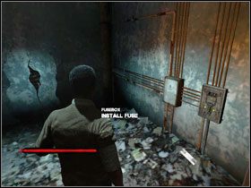 Powinniśmy stać przed drzwiami #1 , za którymi czeka na nas znana już pułapka w której musimy szybko nacisnąć wskazaną cyfrę - [Opis przejścia - Amanda] cz. 1 | Piła - Piła - poradnik do gry