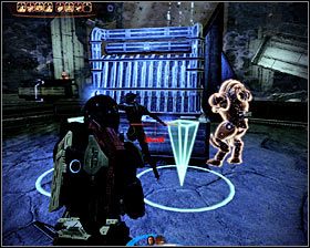 Wyeliminuj wszystkich przeciwników , powróć do korzystania ze zwykłej broni i porozmawiaj z biotykiem by kontynuować misję - Mass Effect 2: Baza Zbieraczy, Długi spacer - opis przejścia, solucja - Mass Effect 2 - poradnik do gry