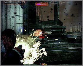 Musisz się tu bardzo pilnować, a to dlatego, że wrogowie (w tym kolejne wcielenia Zwiastuna ) będą dysponowali świetną pozycją do prowadzenia ostrzału - Mass Effect 2: Baza Zbieraczy, Długi spacer - opis przejścia, solucja - Mass Effect 2 - poradnik do gry