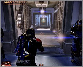 Skieruj się do otwartych wcześniej dwóch par drzwi - Mass Effect 2: Zaginiony agent - opis przejścia, solucja - Mass Effect 2 - poradnik do gry
