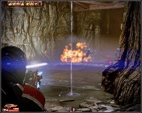 Skieruj się w stronę przejścia, przy którym pojawiały się zombiaki i zejdź na niższy poziom kopalni - Mass Effect 2: Opuszczona kopalnia - opis przejścia, solucja - Mass Effect 2 - poradnik do gry