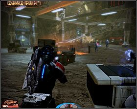 Możesz już skierować się w stronę drzwi, przy których pojawiali się kolejni przeciwnicy - Mass Effect 2: Wykopalisko archeologiczne - opis przejścia, solucja - Mass Effect 2 - poradnik do gry