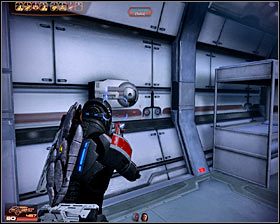 Na dół radziłbym zejść dopiero po zlikwidowaniu wszystkich wrogów, gdyż w przeciwnym wypadku niepotrzebnie wystawiałbyś się na ich ataki - Mass Effect 2: Baza Błękitnych Słońc - opis przejścia, solucja - Mass Effect 2 - poradnik do gry