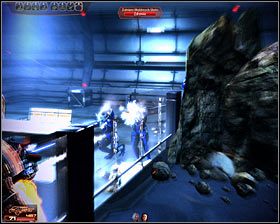 Powróć do głównej sali, a następnie wybierz pokazane na pierwszym screenie lewe przejście - Mass Effect 2: Baza Błękitnych Słońc - opis przejścia, solucja - Mass Effect 2 - poradnik do gry