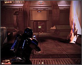 Dobrze byłoby teraz zbadać dwa pomieszczenia znajdujące się po bokach hali - Mass Effect 2: Zaeed, Cena zemsty - opis przejścia, solucja - Mass Effect 2 - poradnik do gry