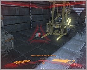 Po wjeździe windą na górę, skręć w lewo i sprawdź teren w pobliżu wózka widłowego - Research Lab | Trofea w Aliens vs Predator - Aliens vs Predator - poradnik do gry