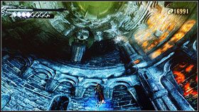 Wskakujemy na kamienną półkę nad wrotami, a z niej zeskakujemy na podest [1] - Chapter V: The Lost Holy Grounds | Opis przejścia Bayonetta - Bayonetta - poradnik do gry