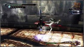 Powtarzamy tę czynność kilkukrotnie aż rozpocznie się walka na powierzchni rakiety [1] - Chapter XIV: Isle Del Sol | Opis przejścia Bayonetta - Bayonetta - poradnik do gry