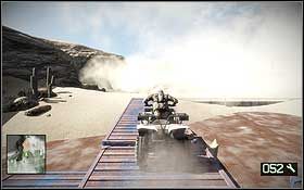 Po jakimś czasie drogę zablokuje osadzony w piachu statek i leżące wokół kontenery - Sangre Del Toro (2) | Opis przejścia Battlefield Bad Company 2 - Battlefield: Bad Company 2 - poradnik do gry