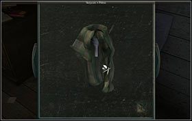 Zawróć i przejdź do łodzi, gdzie z lewej strony pomostu (zbliżenie) nabierz z bagna ropy do wiadra - Chatka na bagnach - Luizjana (cz. 1) - Opis przejścia - 22.10.2009 - Art of Murder: Karty Przeznaczenia - poradnik do gry