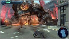 Gdy skręcimy w prawo, rozpocznie się cut-scenka, a po niej walka z bossem - Ulice miasta | Opis przejścia Darksiders - Darksiders - poradnik do gry