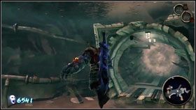 Na końcu z prawej strony znajdziemy lodową ścianę [1] - The Hollows (3) | Opis przejścia Darksiders - Darksiders - poradnik do gry