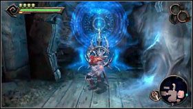 Znajdziemy tutaj skrzynię z Beholders Key [1] , którego używamy na niebieskiej barierze w głównej sali [2] - Iron Conopy (2) | Opis przejścia Darksiders - Darksiders - poradnik do gry