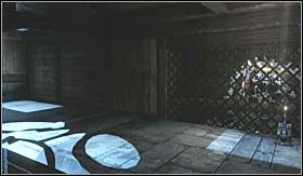 Trzymając się ruchomego obiektu, podejdź do jego prawej krawędzi i odczekaj, aż zbliży się do kolejnej kraty - Labirynt (1) | Opis przejścia God of War III - God of War III - poradnik do gry