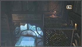 Stojąc na nim przeskocz na pionową kratę po prawej i wysuń sobie dalszą drogę - Labirynt (3) | Opis przejścia God of War III - God of War III - poradnik do gry