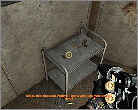 Wyjdź z windy i spokojnie zaczekaj aż jeden z Twoich sojuszników obmyśli plan na otwarcie znajdującej się przed Wami dużej bramy #1 - D6 | Opis przejścia Metro 2033 - Rozdział 6 - Metro 2033 - poradnik do gry