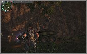 Na końcu drogi dotrzesz do ogromnej bramy, przez którą wyjedzie wóz pancerny [1] - W mrok | Opis przejścia Just Cause 2 - Agencja - Just Cause 2 - poradnik do gry