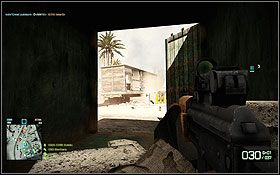 Podejście na Most możesz utrudnić poprzez kontrolę wąskiego przesmyku pomiędzy torami a jego krawędzią - Port Arica | Mapy | Battlefield Bad Company 2 - Battlefield: Bad Company 2 - poradnik do gry