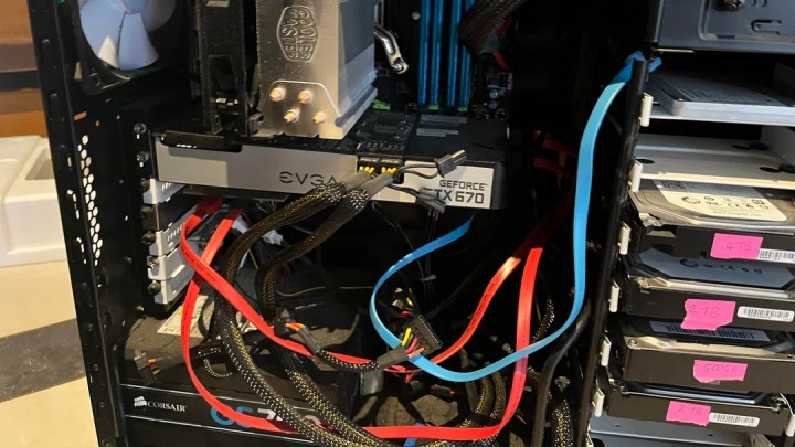 Źródło: Reddit | Physical-Amphibian46 - Gracz znalazł porzucony gamingowy PC. Radzą mu: „Zanim cokolwiek zrobisz, poszukaj na dyskach kryptowalut” - wiadomość - 2025-05-08