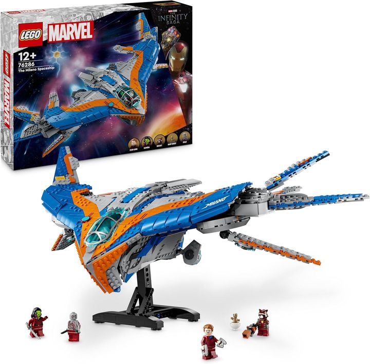 Duży model, kilka figurek i elegancka podstawka ekspozycyjna. Źródło: Lego.