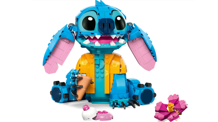 Źródło grafiki: LEGO, materiały promocyjne - Jako fanka LEGO muszę przyznać, że ten zestaw jest cudowny. Być może słodki Stitch wkrótce stanie obok mojej Hedwigi - wiadomość - 2024-04-08