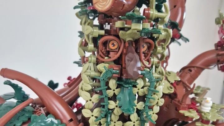 Wygląd Fangorna jest zgodny z opisami entów. Źródło: BenA_78, Reddit - Tak mógłby wyglądać kolejny zestaw LEGO z Władcy Pierścieni - „Jeden z najlepszych, jakie kiedykolwiek widziałem” - wiadomość - 2025-11-25