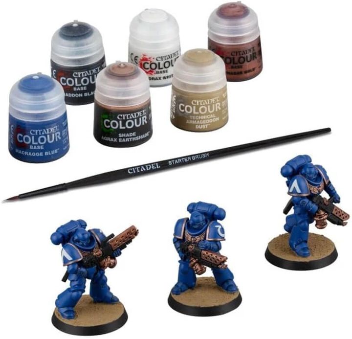 Farbki, pędzel i modele – czego chcieć więcej na początek? Źródło: Games Workshop.