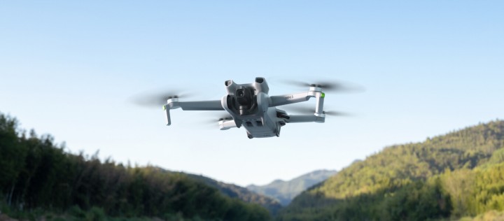 Źródło: DJI; materiały promocyjne - DJI Mini 3 to idealny dron dla początkujących. Teraz jest w promocyjnej cenie - wiadomość - 2024-03-27