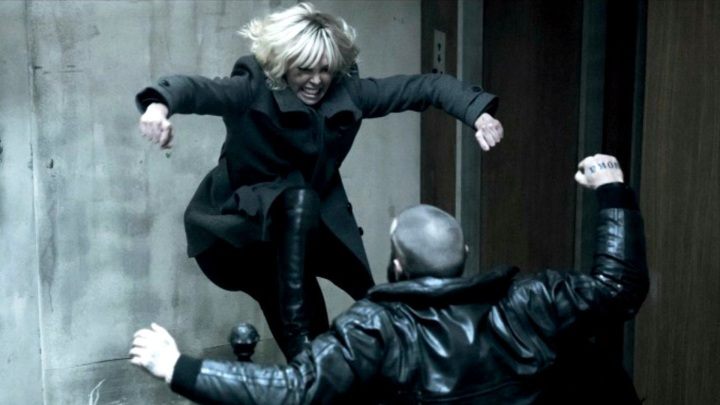 Atomic Blonde to szpiegowski film akcji z Charlize Theron w roli głównej. - Netflix w lipcu - m.in. Stranger Things, Orange is the New Black, Dom z papieru - wiadomość - 2019-06-19