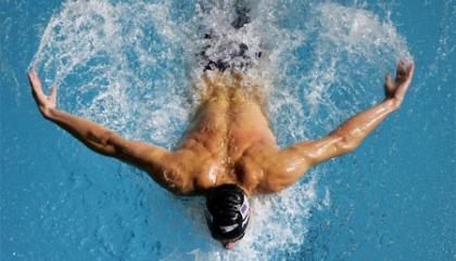 Pobij Michaela Phelpsa w grze pływackiej na Kinecta - ilustracja #1