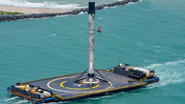 SpaceX buduje pływające porty kosmiczne, by wysłać misję na Marsa - ilustracja #1