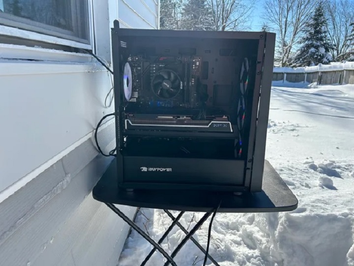 Źródło: Reddit/r/pcmasterrace - Gracz wpadł na pomysł, jak wykorzystać zimową pogodę; inni kpią: „to najgłupsza rzecz jaką zobaczyłem w tym roku” - wiadomość - 2024-01-18