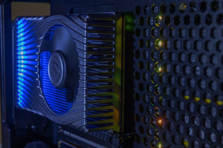 Intel Xe DG1. Źródło: Wccftech.