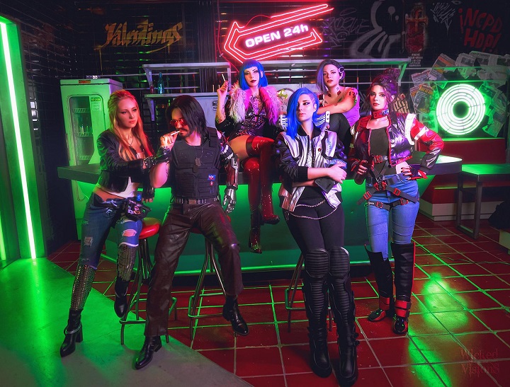 Cała cyberpunkowa ekipa załapała się na sesję w siedzibie CD Projekt Red - ilustracja #1