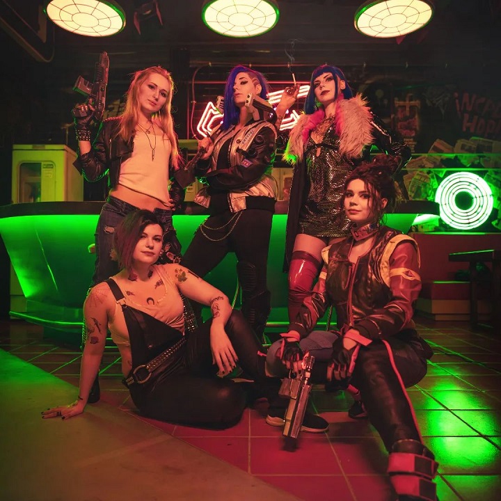 Cała cyberpunkowa ekipa załapała się na sesję w siedzibie CD Projekt Red - ilustracja #3