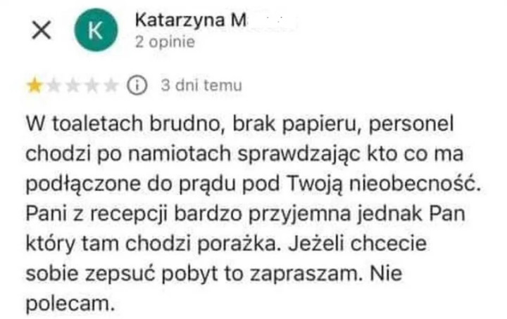 Zaparkowali Teslę pod namiotem, by wyłudzić darmowy prąd. „Sprytni” właściciele przyłapani na gorącym uczynku - ilustracja #1