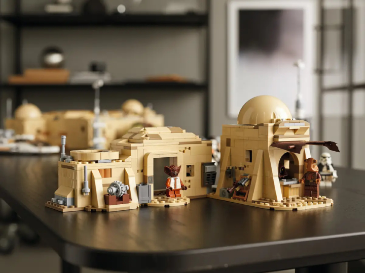 Źródło: LEGO, materiały promocyjne - Ten zestaw LEGO odtwarza najbardziej szemraną mordownię w odległej galaktyce. Model Kantyny Mos Eisley wkrótce zostanie wycofany i to ostatnia szansa na zakup w tak dobrej cenie - wiadomość - 2024-11-15
