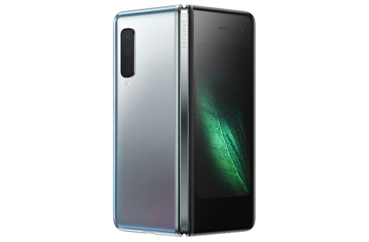 Urządzenie zadebiutuje, na wybranych rynkach, jeszcze w tym roku. - Samsung: Galaxy Fold nie został porzucony, jest nowa data premiery - wiadomość - 2019-07-26