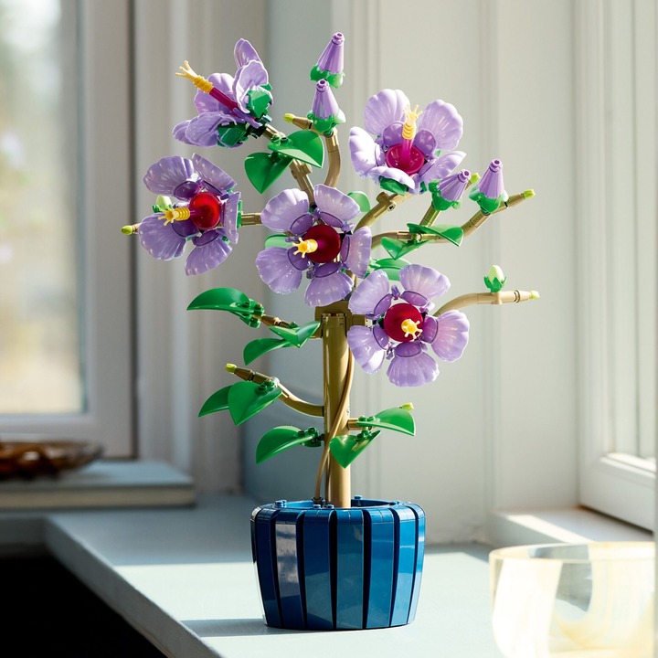 LEGO - Nowe zestawy roślinne LEGO ujawnione. Oprócz hibiskusa tym razem do sklepów trafi cały zestaw drzewek bonsai - wiadomość - 2025-07-02