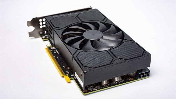 AMD Radeon RX 5500 to karta dla mniej wymagających graczy, ale oferująca przyzwoitą wydajność. - AMD Radeon RX 5500 – pierwsze testy wydajności karty graficznej - wiadomość - 2019-11-22