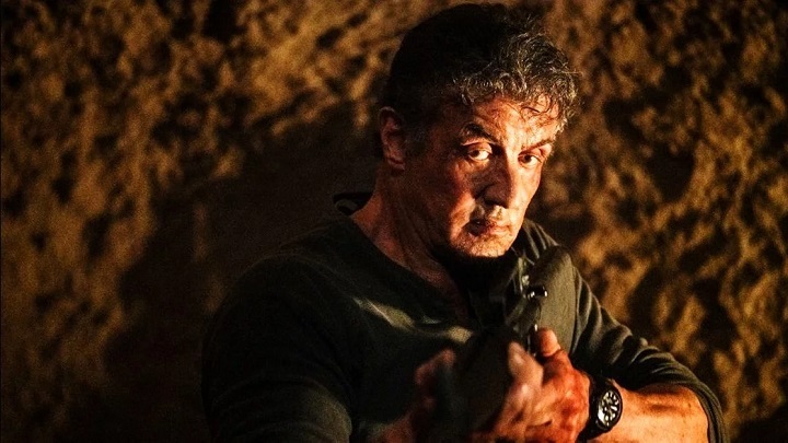 Brutalność Rambo 5 ma nieco zbyt kreskówkowy charakter dla krytyków filmowych. - Premiera i recenzje Rambo 5 - wiadomość - 2019-09-20