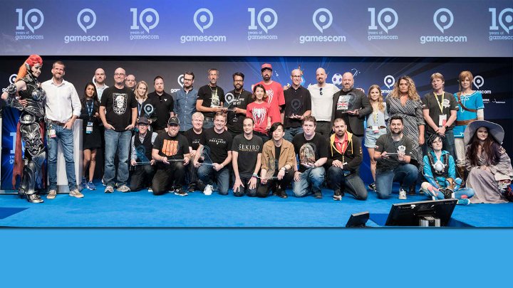 Laureaci Gamescom Awards 2018 pozdrawiają. / Foto: KoelnMesse, Oliver Wachenfeld - Laureaci Gamescom Awards 2018 - Microsoft i Activision triumfują - wiadomość - 2018-08-22